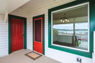 1517 6th St, Anacortes, WA 98221 - Photo 2