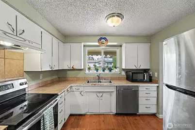 8718 107th St E, Puyallup, WA 98373 - Photo 4