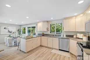 136 128th Ave NE, Bellevue, WA 98005 - Photo 12