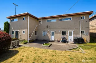 9200 Ashworth Ave N, Seattle, WA 98103 - Photo 4