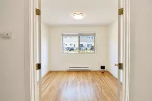 9208 Ashworth Ave N, Seattle, WA 98103 - Photo 8