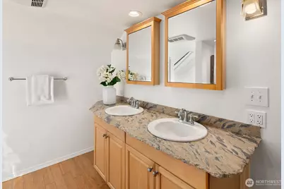 3228 35th Avenue W, Seattle, WA 98199 - Photo 20