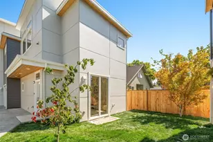 9251 Palatine Ave N, Seattle, WA 98103 - Photo 20