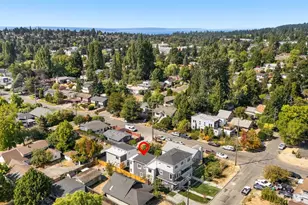 9251 Palatine Ave N, Seattle, WA 98103 - Photo 24