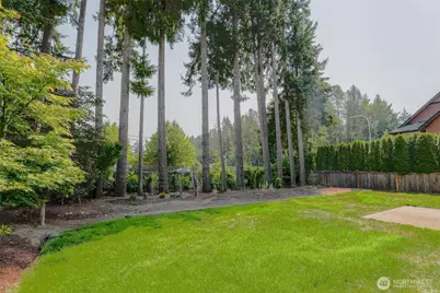 208 Ilwaco Place SE, Renton, WA 98059 - Photo 34