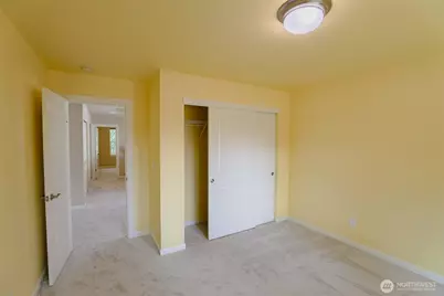 208 Ilwaco Place SE, Renton, WA 98059 - Photo 32