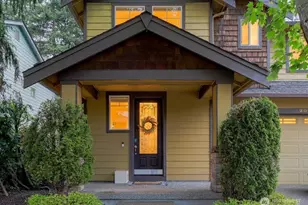 208 Ilwaco Pl SE, Renton, WA 98059 - Photo 2