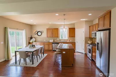 208 Ilwaco Place SE, Renton, WA 98059 - Photo 6