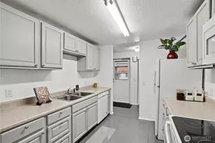 1938 SW 318th Pl, Federal Way, WA 98023 - Photo 8