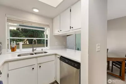 11802 98th Avenue NE #B6, Kirkland, WA 98034 - Photo 10
