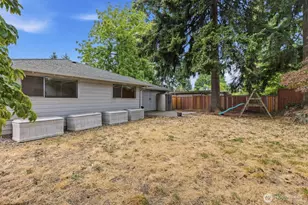 15634 NE 1st Pl, Bellevue, WA 98008 - Photo 22