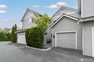 945 232nd Pl NE, Sammamish, WA 98074 - Photo 2