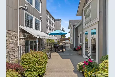 1318 37th Street #1202, Everett, WA 98201 - Photo 1