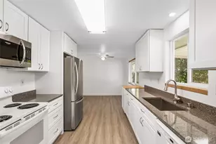 2011 8th Ave SE, Puyallup, WA 98372 - Photo 12