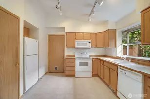5501 Cricket Ln SE, Lacey, WA 98503 - Photo 10