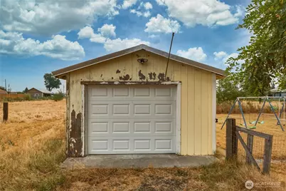 103 Cherry Street, Touchet, WA 99360 - Photo 8
