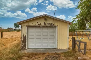 103 Cherry St, Touchet, WA 99360 - Photo 8