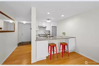 520 2nd Avenue W #201, Seattle, WA 98119 - Photo 4