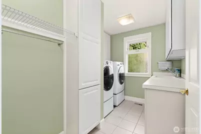 24007 76th Avenue W, Edmonds, WA 98026 - Photo 28