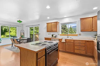 765 Summerset Way, Sedro Woolley, WA 98284 - Photo 14