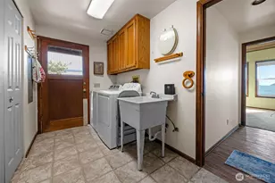14 S Beach Dr, Everett, WA 98206 - Photo 30