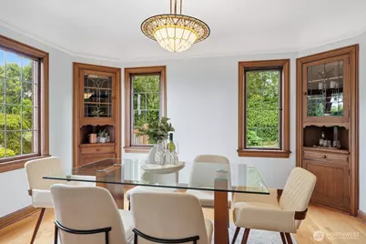1560 28th Avenue W, Seattle, WA 98199 - Photo 12