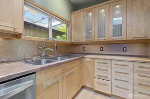 16639 SE 8th St, Bellevue, WA 98008 - Photo 14