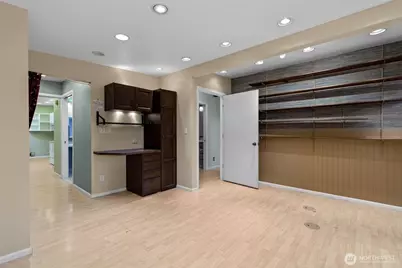 16639 SE 8th Street, Bellevue, WA 98008 - Photo 20