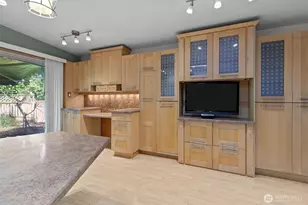 16639 SE 8th St, Bellevue, WA 98008 - Photo 12