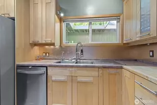 16639 SE 8th St, Bellevue, WA 98008 - Photo 16