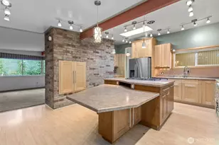 16639 SE 8th St, Bellevue, WA 98008 - Photo 10
