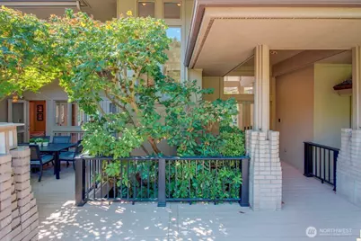4715 81st Avenue SE, Mercer Island, WA 98040 - Photo 4