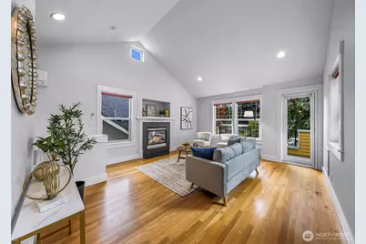 7019 Ravenna Avenue NE, Seattle, WA 98115 - Photo 4