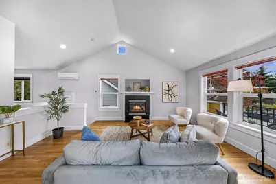7019 Ravenna Avenue NE, Seattle, WA 98115 - Photo 6