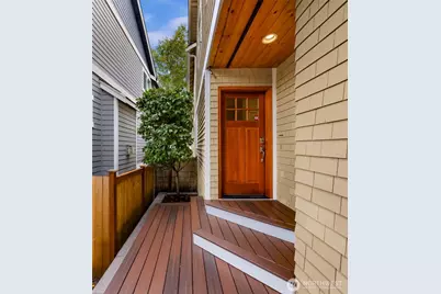 7019 Ravenna Avenue NE, Seattle, WA 98115 - Photo 2