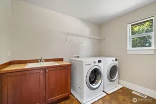 907 Ilwaco Pl NE, Renton, WA 98059 - Photo 26