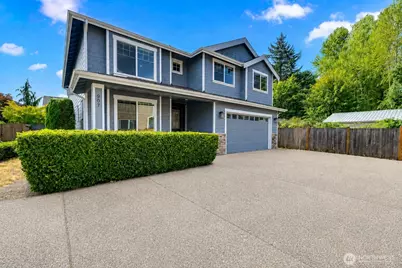 907 Ilwaco Place NE, Renton, WA 98059 - Photo 2