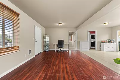 5911 S Thompson Avenue, Tacoma, WA 98408 - Photo 4