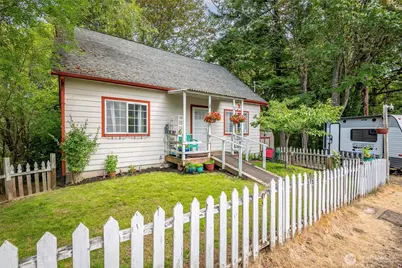 817 Kendall Street, Port Orchard, WA 98366 - Photo 2