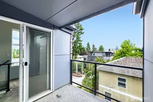 911 N 104th St, Seattle, WA 98133 - Photo 22