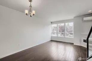 911 N 104th St, Seattle, WA 98133 - Photo 6