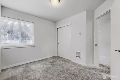 911 N 104th Street #B, Seattle, WA 98133 - Photo 28