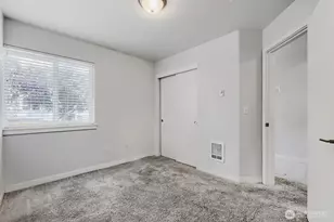 911 N 104th St, Seattle, WA 98133 - Photo 28