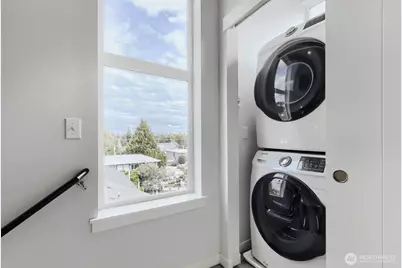 911 N 104th Street #B, Seattle, WA 98133 - Photo 32