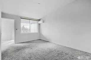 911 N 104th St, Seattle, WA 98133 - Photo 18