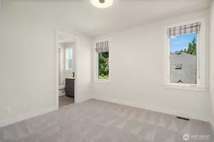 10856 NE 12th St, Bellevue, WA 98004 - Photo 32