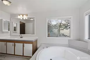 27412 NE 45th St, Redmond, WA 98053 - Photo 14