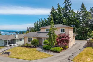 2140 SW Vista Park Dr, Oak Harbor, WA 98277 - Photo 1