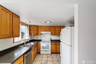 1527 Sylvan Way, Bremerton, WA 98310 - Photo 8