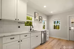 11558 Fremont Ave, Seattle, WA 98133 - Photo 10